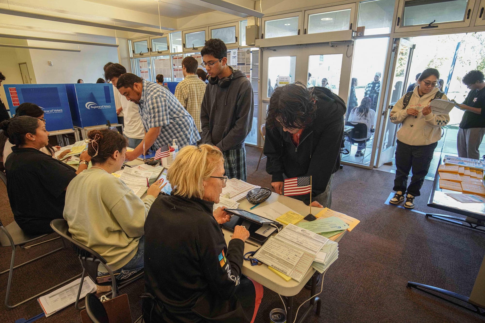 When Do Vote Centers Open in California?