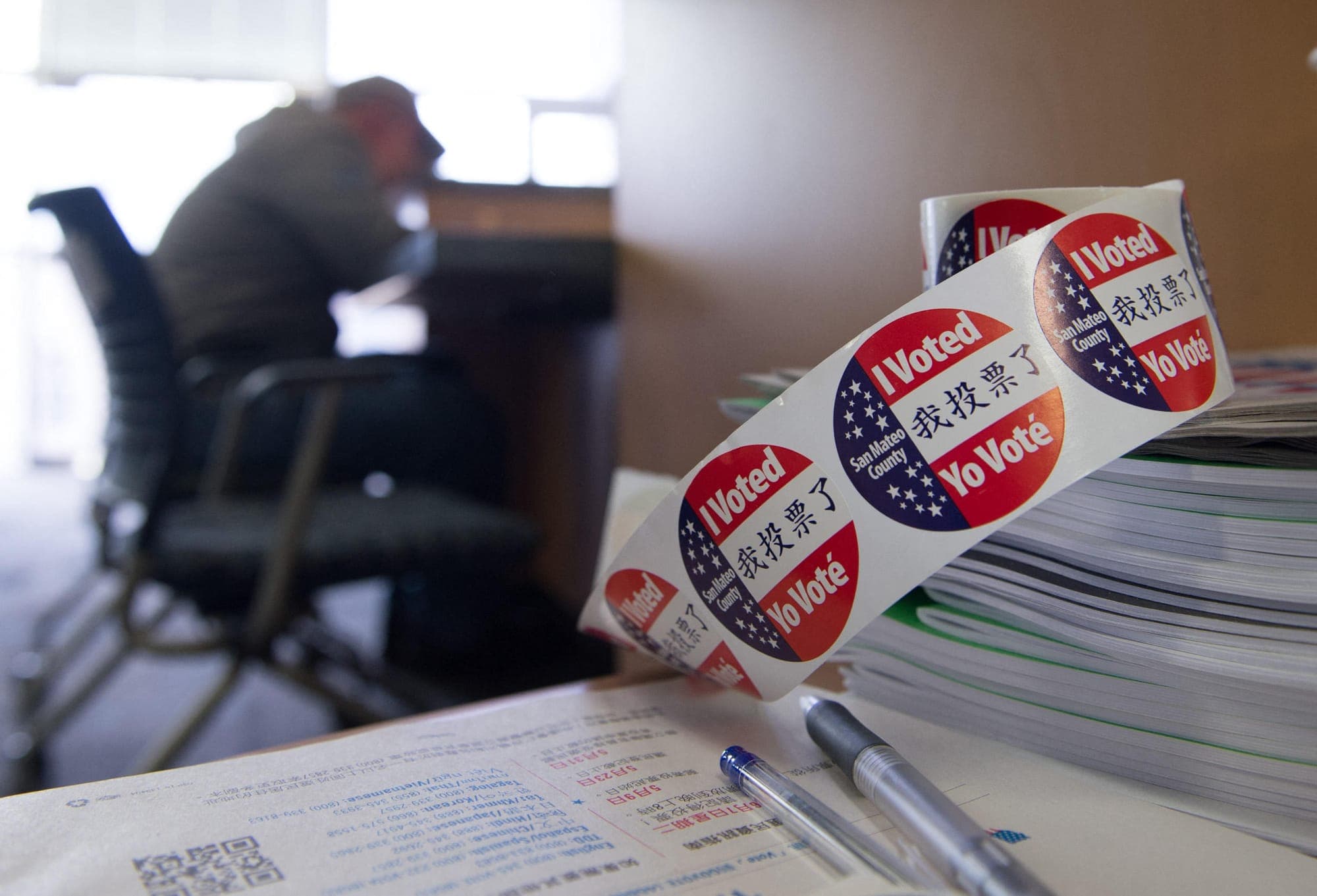 No, You Don’t Need to Register with a Party to Vote in California’s Primary