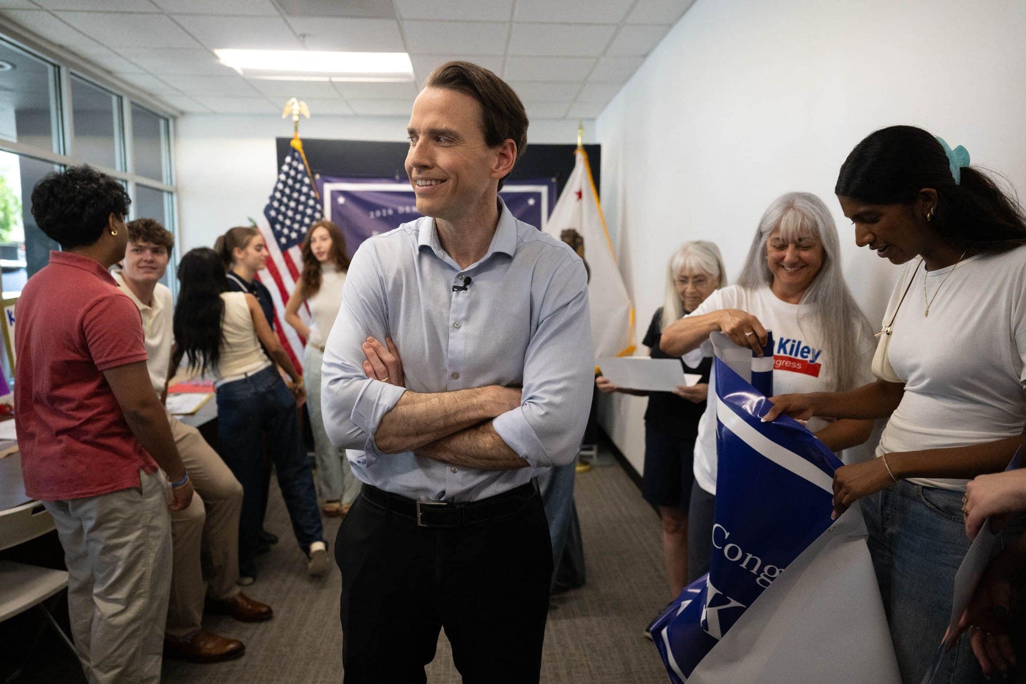 Polls Hint at a Blue Wave. Are the Independents Riding it?