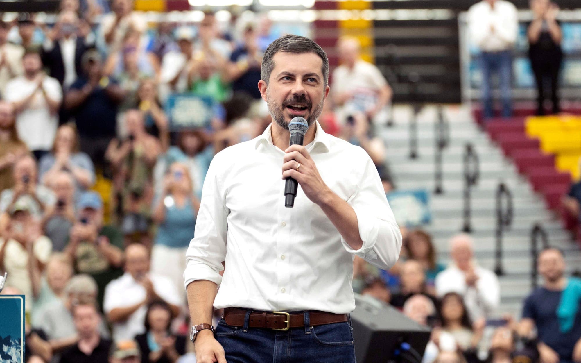 Buttigieg Breaks Ranks as Independent Senate Candidates Shake Up 2026
